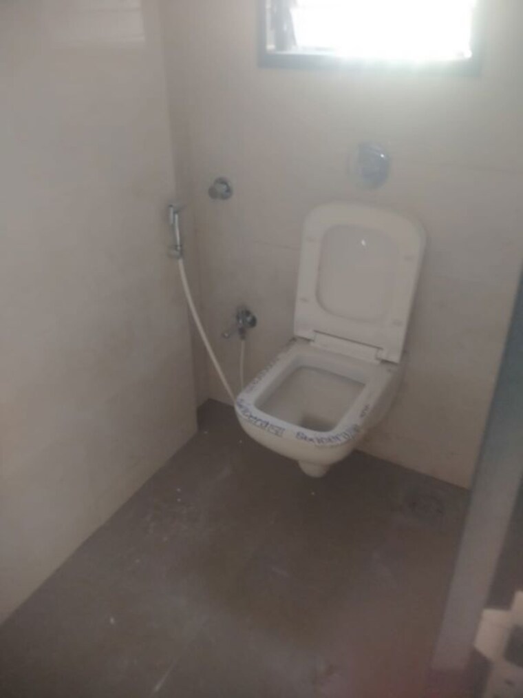 Bathroom, aakar-padma-rekha-chs 2 Bedroom 547 Sq.Ft. Apartment In Goregaon East Mumbai 9827424