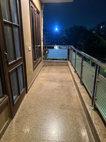 Balcony in 3 BHK Builder Floor at Sector 46 – for Rent