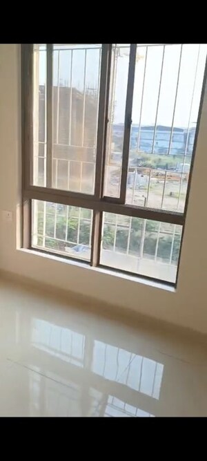 Room in 1 BHK Apartment at Dosti Greater Thane, Kalher – for Rent