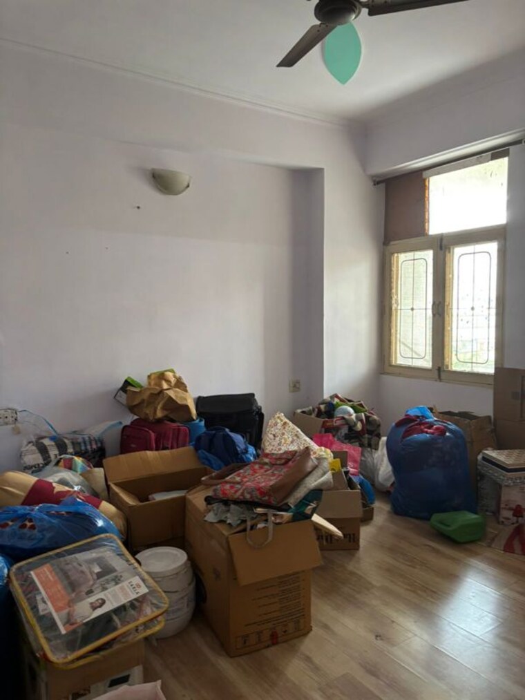 Bedroom, amrapali-vaishali 3 Bedroom 1850 Sq.Ft. Apartment In Vaishali Sector 3 Ghaziabad 9827459