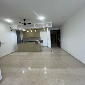 Room in 3 BHK Apartment at Oberoi Sky City, Khande Rao Dongari – for Rent