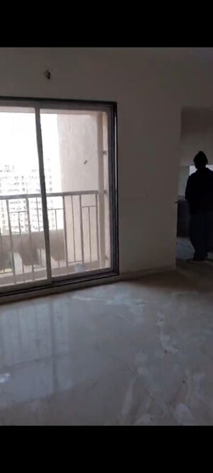 Room in 1 BHK Apartment at Metropolis Bayside, Kasarvadavali – for Rent