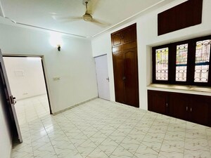 Room in 2.5 BHK Apartment at Maharishi Dayanand CGHS, Vasant Kunj – for Rent