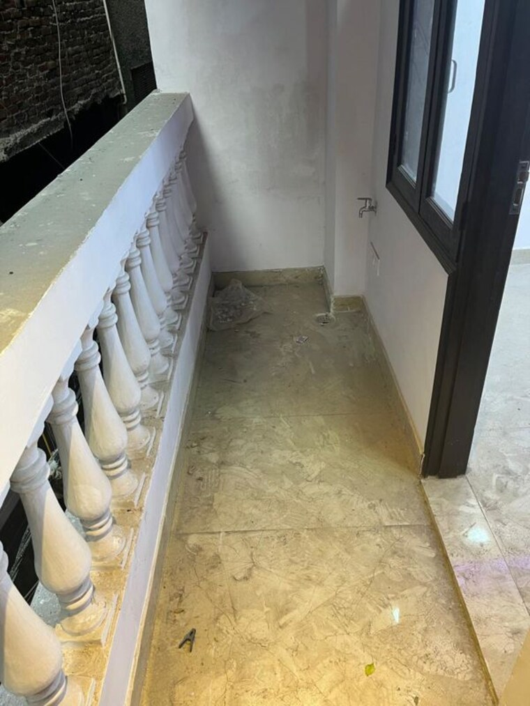 Balcony, govindpuri 2 Bedroom 450 Sq.Ft. Builder Floor In Govindpuri Delhi 9826647