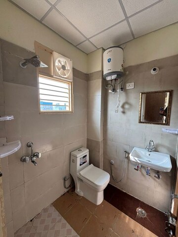 Team Area in 3 BHK Apartment at Shree Vardhman Flora, Sector 90 – for Rent