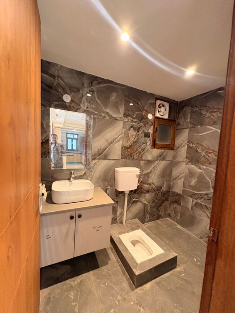 Master Bedroom, palm-residency-chhatarpur 3 Bedroom 1200 Sq.Ft. Apartment In Chattarpur Delhi 9827544