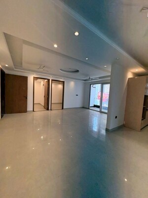 Room in 3 BHK Apartment at Palm Residency Chhatarpur, Chattarpur – for Rent