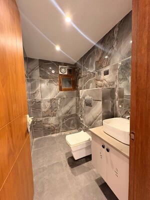 Master Bedroom in 3 BHK Apartment at Palm Residency Chhatarpur, Chattarpur – for Rent