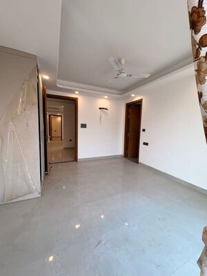 Room in 3 BHK Apartment at Palm Residency Chhatarpur, Chattarpur – for Rent