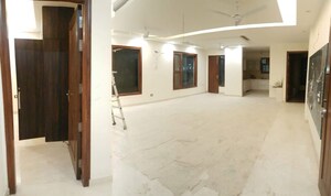 Room in 3 BHK Builder Floor at Sector 46 – for Rent