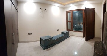 Room in 3 BHK Builder Floor at Sector 46 – for Rent