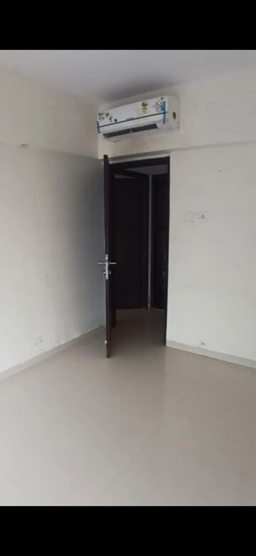 Room in 2 BHK Apartment at Poddar Shri Ganesh Apartment, Goregaon West – for Rent