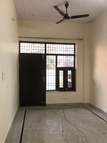 Room in 1 BHK Builder Floor at Sector 51 – for Rent