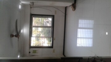 Master Bedroom in 2 BHK Apartment at Matunga West – for Rent