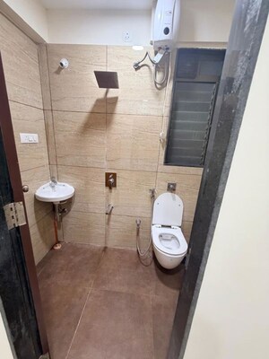 Bathroom in 1 BHK Apartment at Jyoti Complex, Goregaon East – for Rent