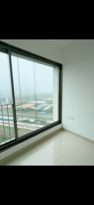 Room in 2 BHK Apartment at Sunteck City Avenue 4, Goregaon West – for Rent