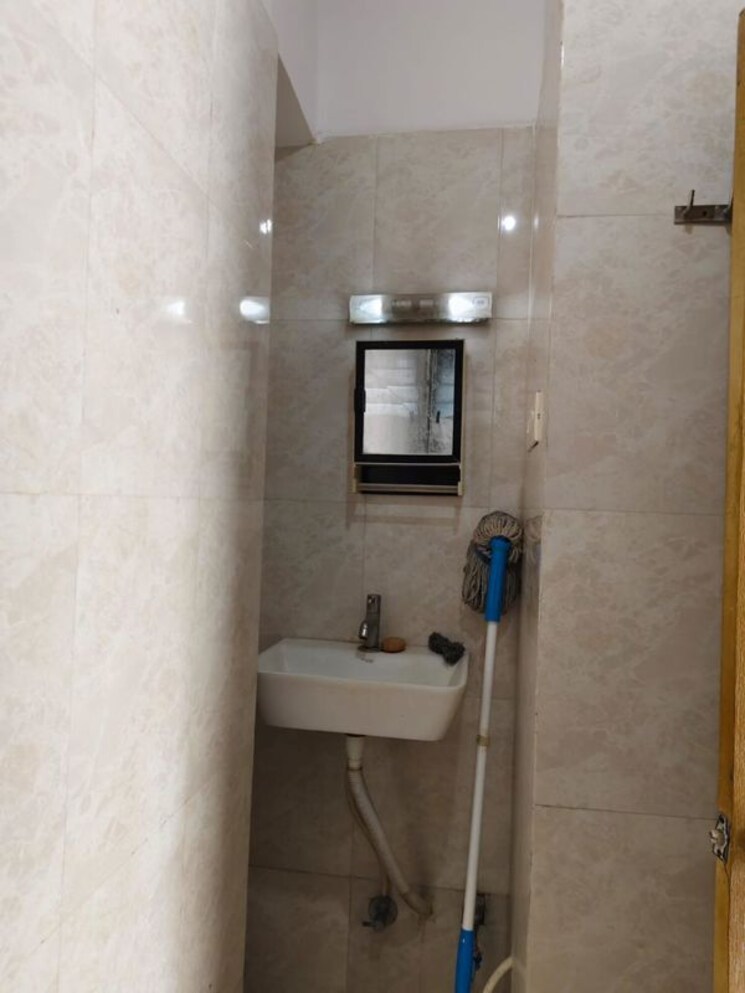 Bathroom, je-and-vee-madhuban 2 Bedroom 650 Sq.Ft. Apartment In Malad East Mumbai 9827644
