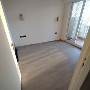 Room in 3.5 BHK Apartment at DLF The Ultima, Sector 81 – for Sale