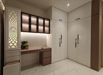 Room in 2 BHK Apartment at Dosti Eastern Bay Phase 2, Wadala – for Sale