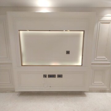 Furnished Amenities in 3.5 BHK Apartment at DLF The Ultima, Sector 81 – for Sale