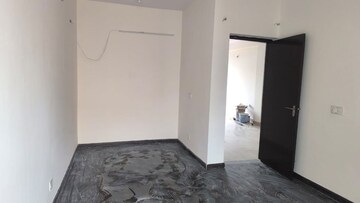 Room in 3.5 BHK Apartment at BPTP Park 81, Sector 81 – for Sale