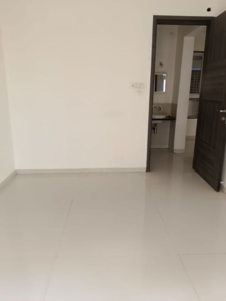 Room, empire-square 2.5 Bedroom 1200 Sq.Ft. Apartment In Chinchwad Pune 9827650