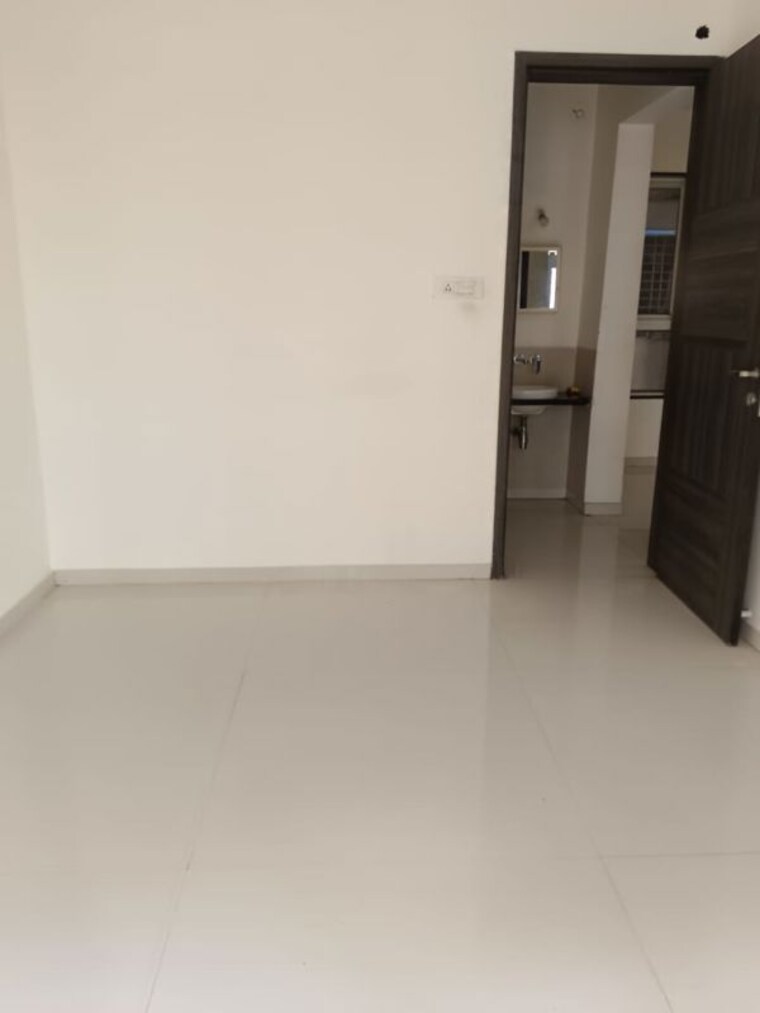 Room, empire-square 2.5 Bedroom 1200 Sq.Ft. Apartment In Chinchwad Pune 9827650