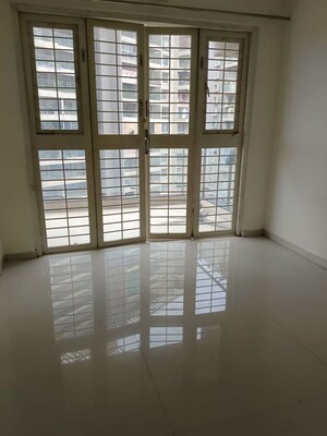 Room in 2.5 BHK Apartment at Empire Square, Chinchwad – for Rent