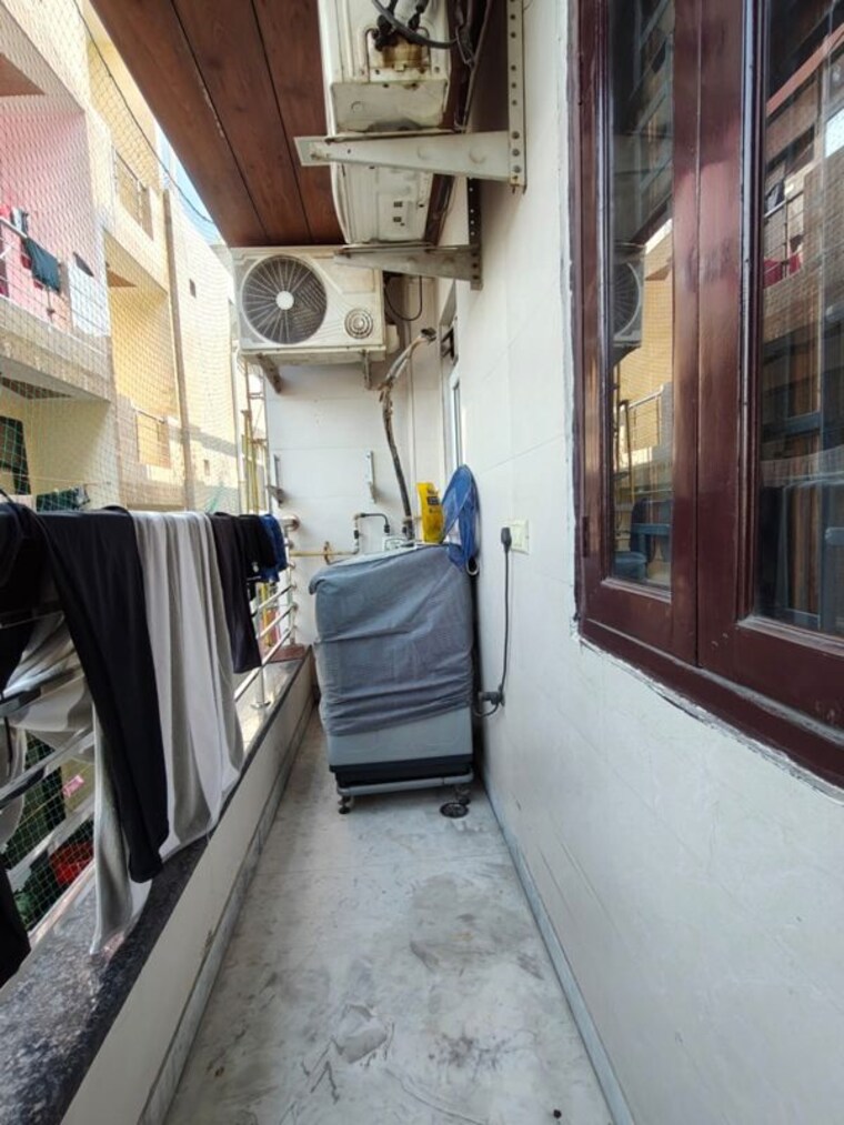 Balcony, kundan nagar 6+ Bedroom 550 Sq.Ft. Independent House In Kundan Nagar Delhi 9827713