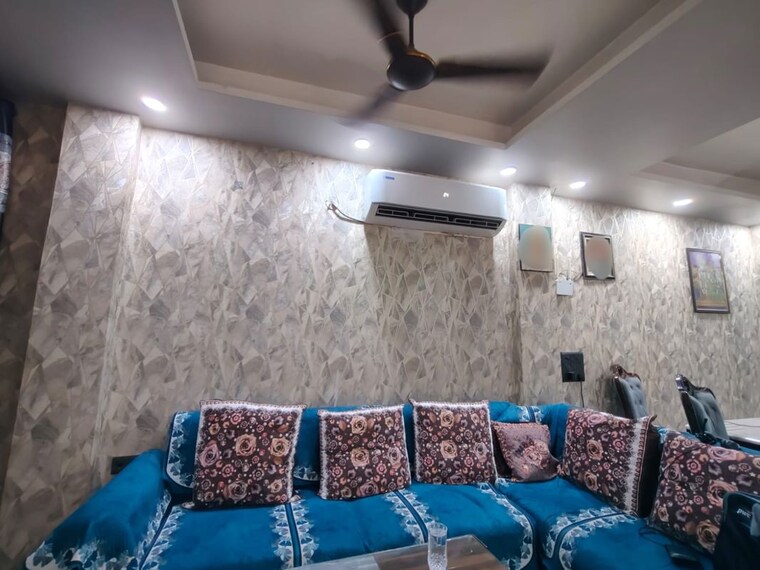 Living Room, kundan nagar 6+ Bedroom 550 Sq.Ft. Independent House In Kundan Nagar Delhi 9827713