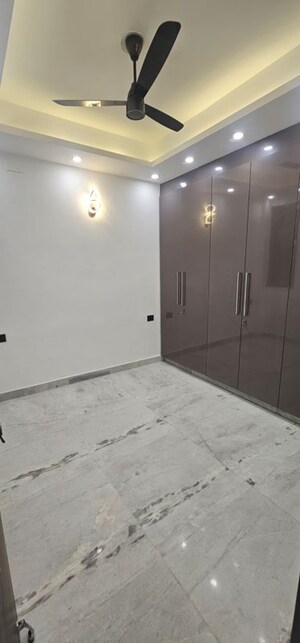 Room in 2 BHK Builder Floor at Malviya Nagar – for Rent