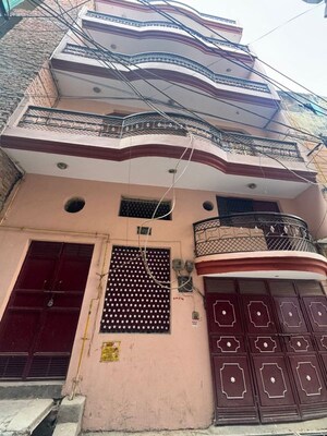 6 BHK Independent House For Sale in Krishna Nagar
