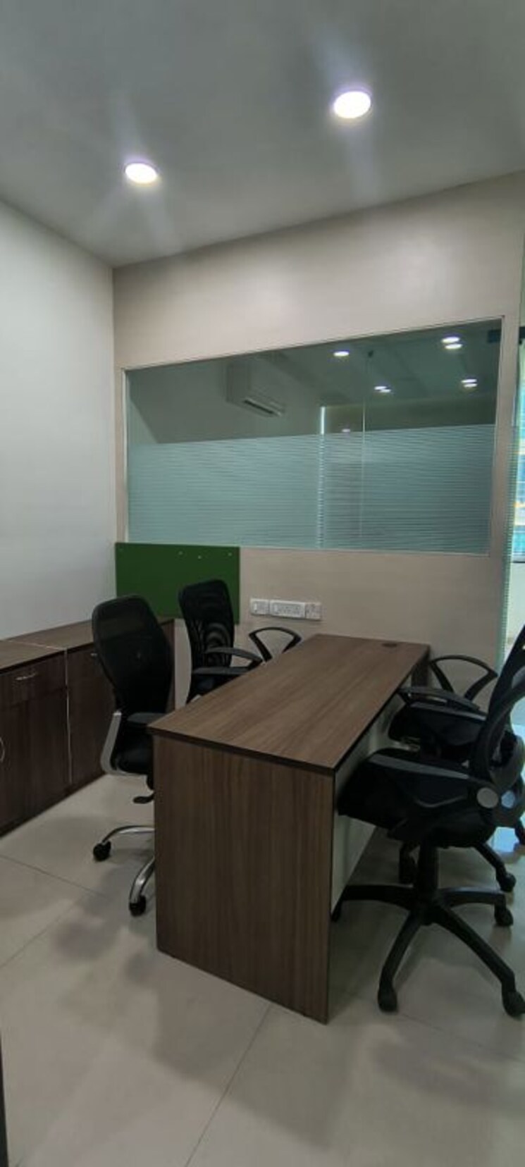 Team Area, lotus-link-square Commercial Office Space 1080 Sq.Ft. In Andheri West Mumbai 9827755