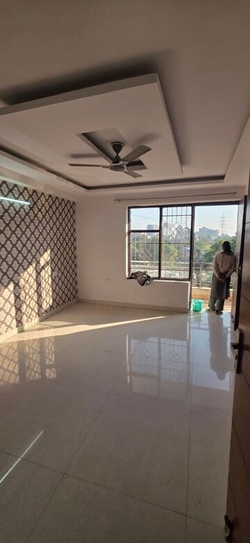 Balcony in 4 BHK Builder Floor at Sector 21c – for Rent