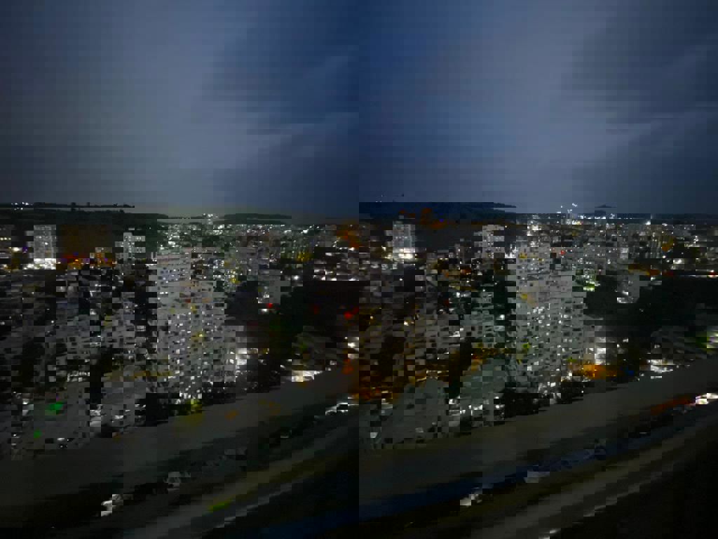 2 BHK + Servant Room Apartment For Rent in Goel Ganga Utopia