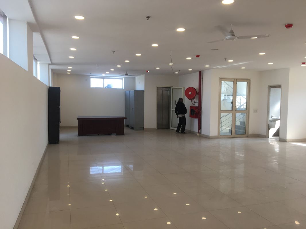 Showroom For Rent in Defence Colony