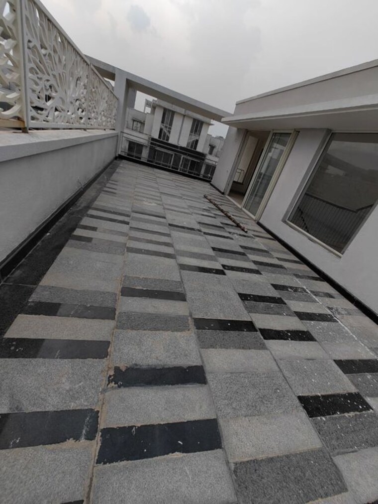 Balcony, godrej-golf-link-villas 4 Bedroom 4200 Sq.Ft. Villa In Sector 27 Yamuna Expressway Greater Noida 9827912