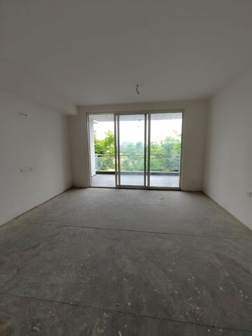 Room in 4 BHK Villa at Godrej Golf Link Villas, Sector 27 Yamuna Expressway – for Rent