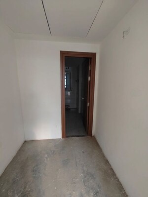 Room in 4 BHK Villa at Godrej Golf Link Villas, Sector 27 Yamuna Expressway – for Rent