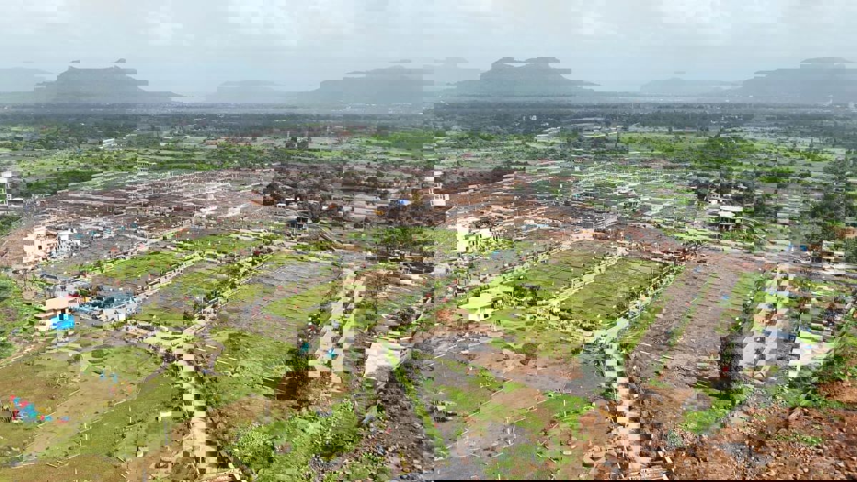 Plot For Sale in Bani Park