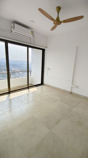 Room in 1 BHK Apartment at Goregaon East – for Rent