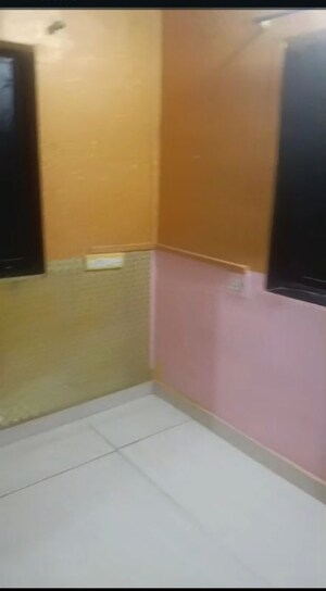 Room in 1.5 BHK Apartment at Vinay CHS, Mahim West – for Rent