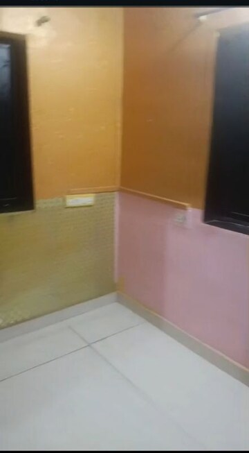 Room in 1.5 BHK Apartment at Vinay CHS, Mahim West – for Rent