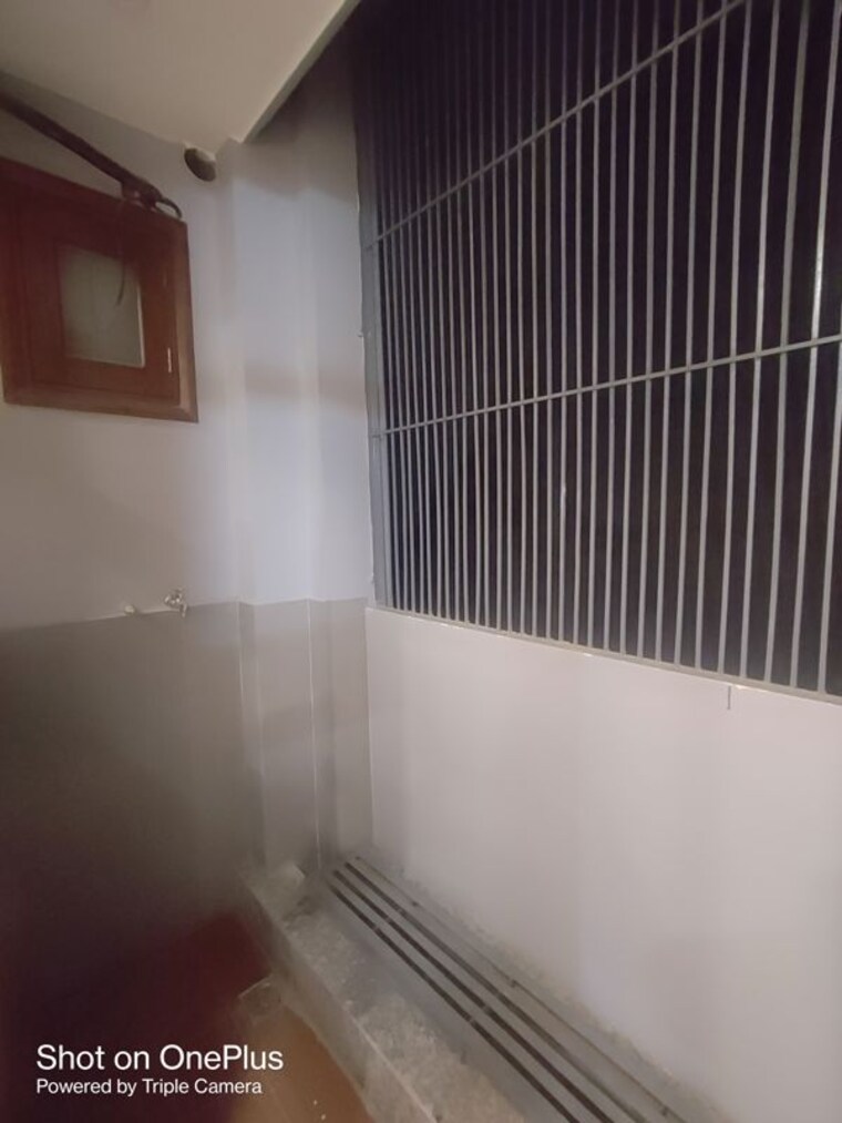 Balcony, dwarka mor 3 Bedroom 120 Sq.Yd. Builder Floor In Dwarka Mor Delhi 9828003