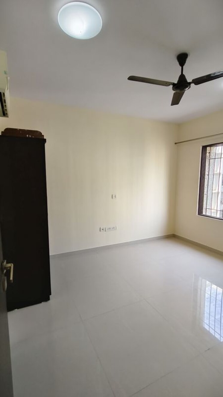 Room, lalani-grandeur 2 Bedroom 1000 Sq.Ft. Apartment In Goregaon East Mumbai 9828010