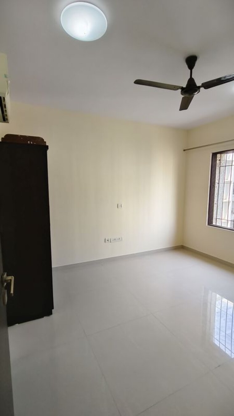 Room, lalani-grandeur 2 Bedroom 1000 Sq.Ft. Apartment In Goregaon East Mumbai 9828010