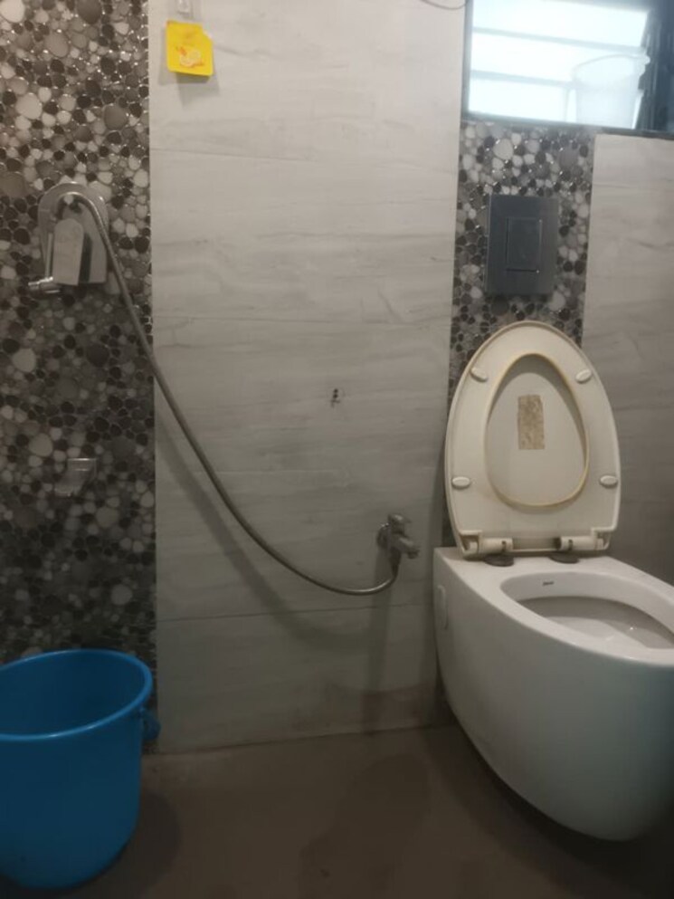 Bathroom, gaurav-geet-chs 2 Bedroom 650 Sq.Ft. Apartment In Kandivali West Mumbai 9828004