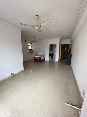 Room in 2 BHK Apartment at Hiranandani Gardens Florentine, Powai – for Rent