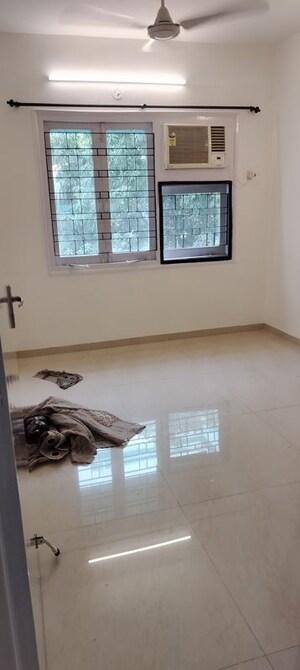 Room in 2 BHK Apartment at Ashirwad CHS Andheri West, Versova – for Rent