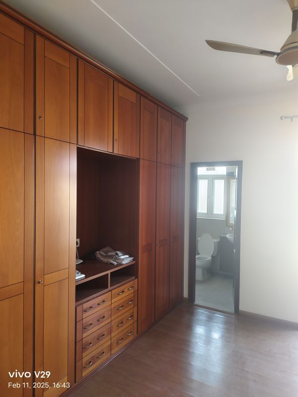 3 BHK + Servant Room Apartment For Rent in Pioneer Park Presidia